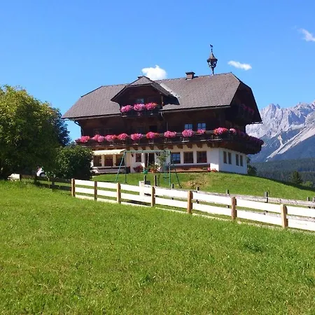 Patz Guest house 3*